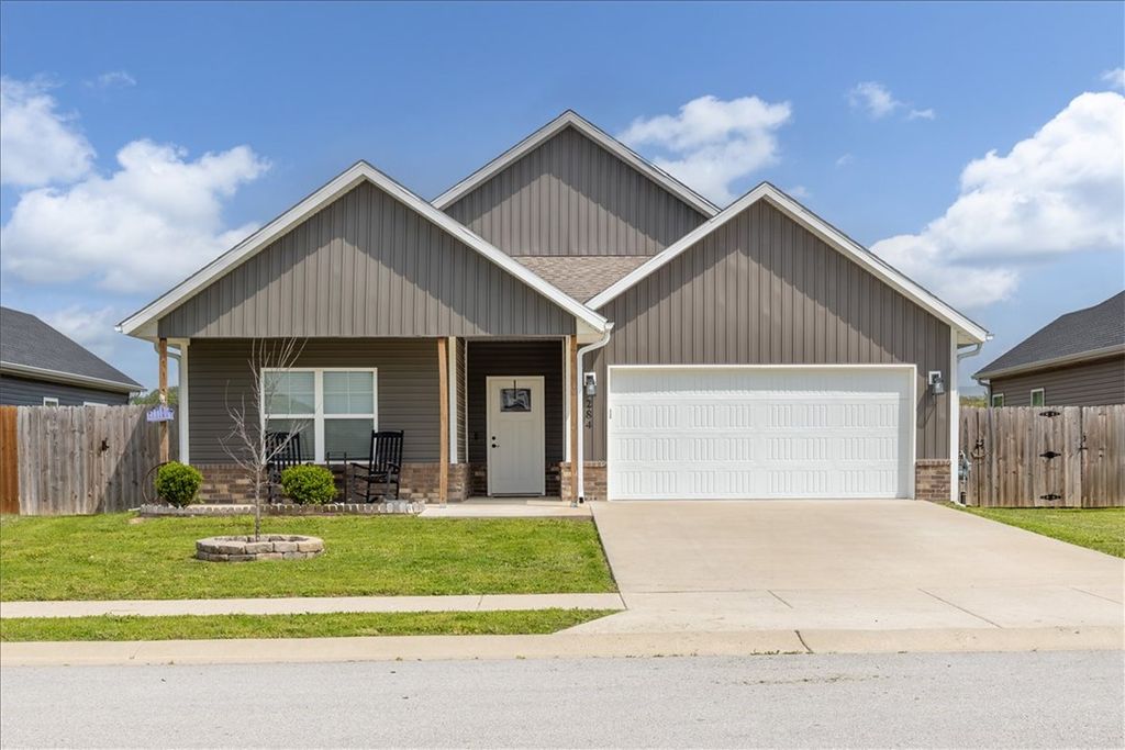 284 Miles Avenue, Gentry, AR 72734