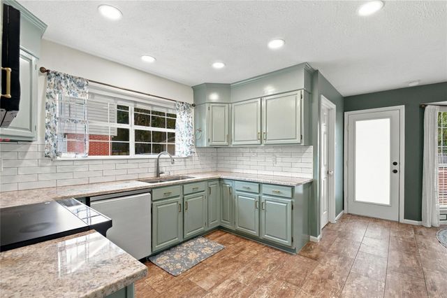 309 E Golden Arrow Circle, The Woodlands, TX 77381
