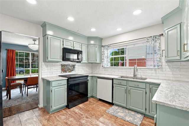 309 E Golden Arrow Circle, The Woodlands, TX 77381