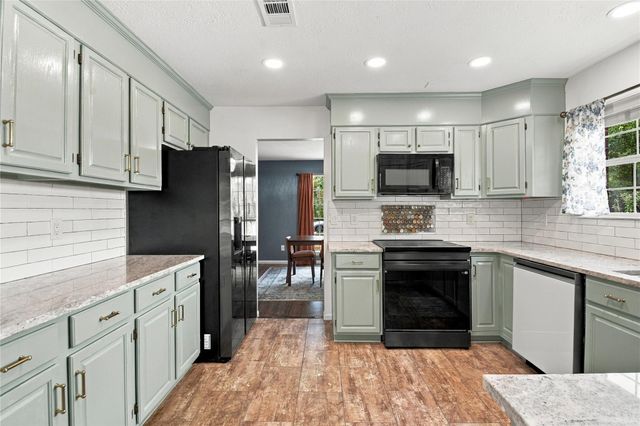 309 E Golden Arrow Circle, The Woodlands, TX 77381
