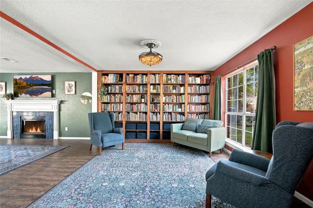 309 E Golden Arrow Circle, The Woodlands, TX 77381