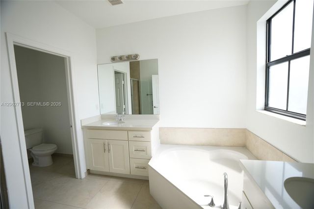 10440 NW 61st Lane, Doral, FL 33178