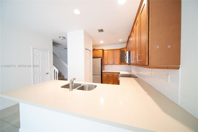 10440 NW 61st Lane, Doral, FL 33178