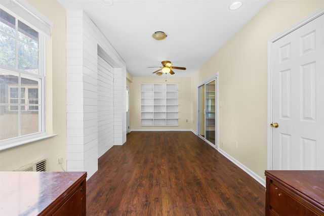 3315 Curry Road, Arlington, TX 76001