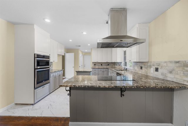 3315 Curry Road, Arlington, TX 76001