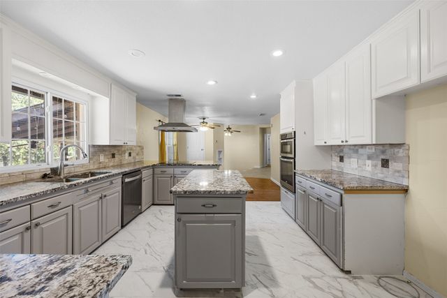 3315 Curry Road, Arlington, TX 76001