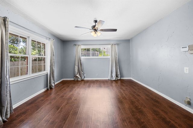 3315 Curry Road, Arlington, TX 76001