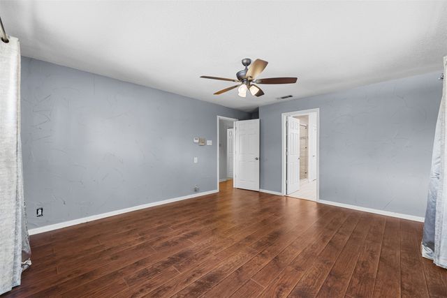 3315 Curry Road, Arlington, TX 76001