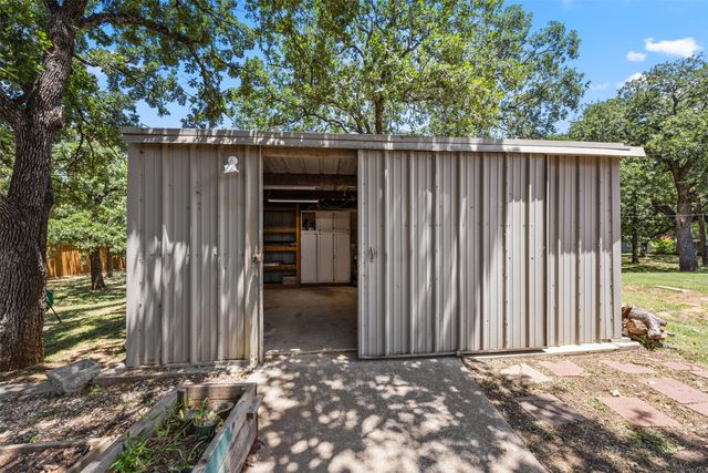 3315 Curry Road, Arlington, TX 76001