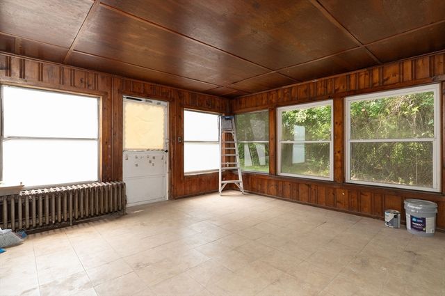 1194 Thorndike St, Palmer, MA 01069