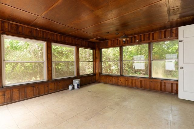 1194 Thorndike St, Palmer, MA 01069