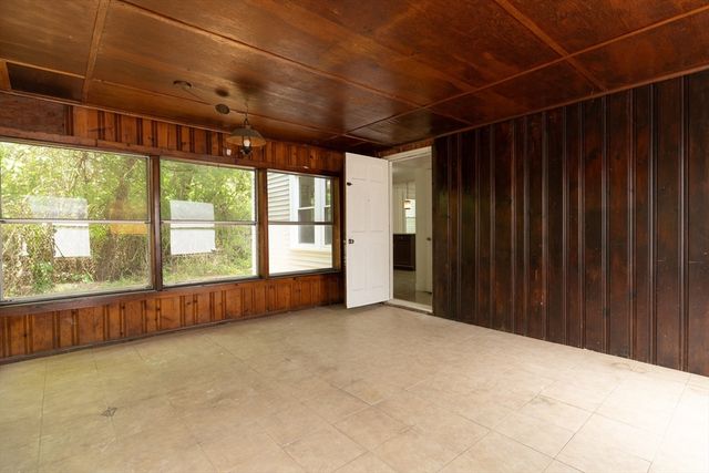 1194 Thorndike St, Palmer, MA 01069