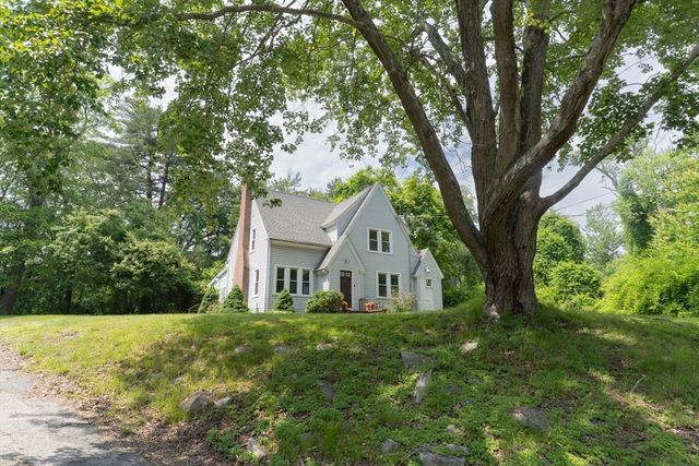 1194 Thorndike St, Palmer, MA 01069