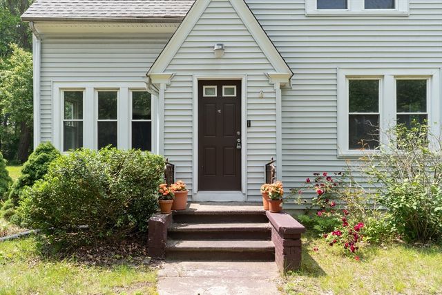 1194 Thorndike St, Palmer, MA 01069