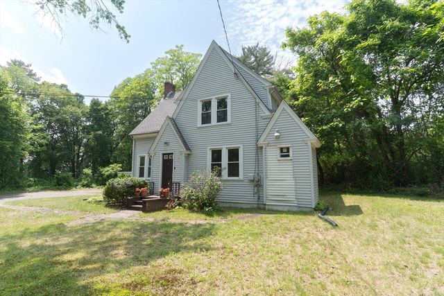 1194 Thorndike St, Palmer, MA 01069