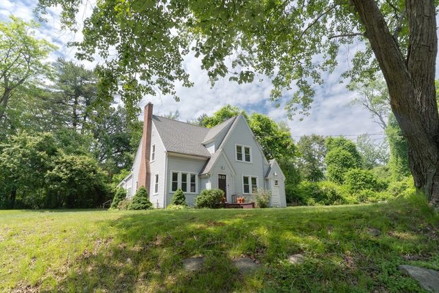 1194 Thorndike St, Palmer, MA 01069