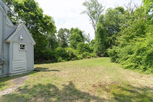 1194 Thorndike St, Palmer, MA 01069