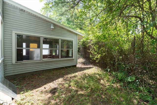 1194 Thorndike St, Palmer, MA 01069