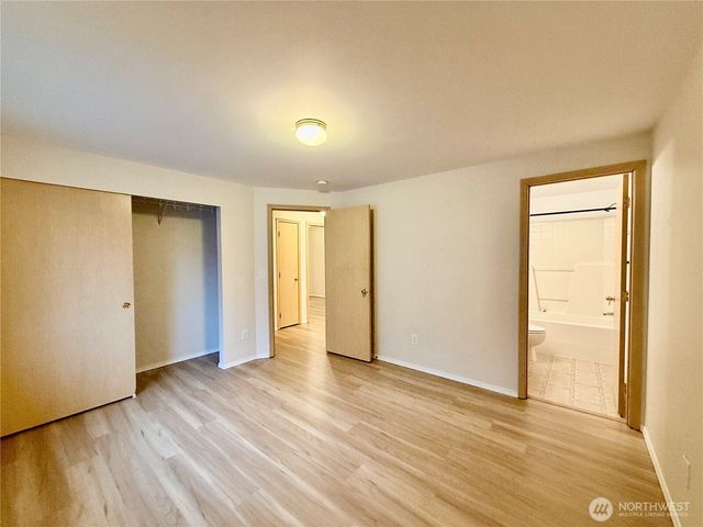 1200 N 12th Place, Mount Vernon, WA 98273