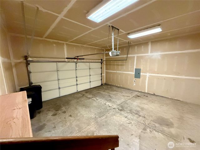 1200 N 12th Place, Mount Vernon, WA 98273