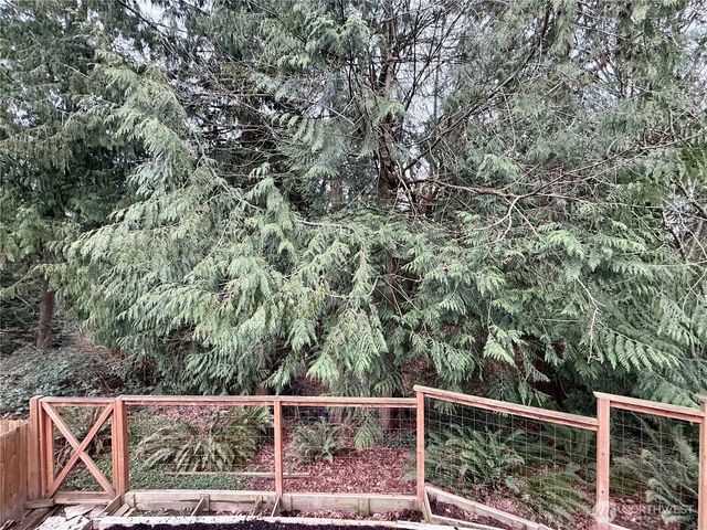 1200 N 12th Place, Mount Vernon, WA 98273