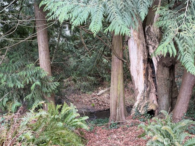 1200 N 12th Place, Mount Vernon, WA 98273