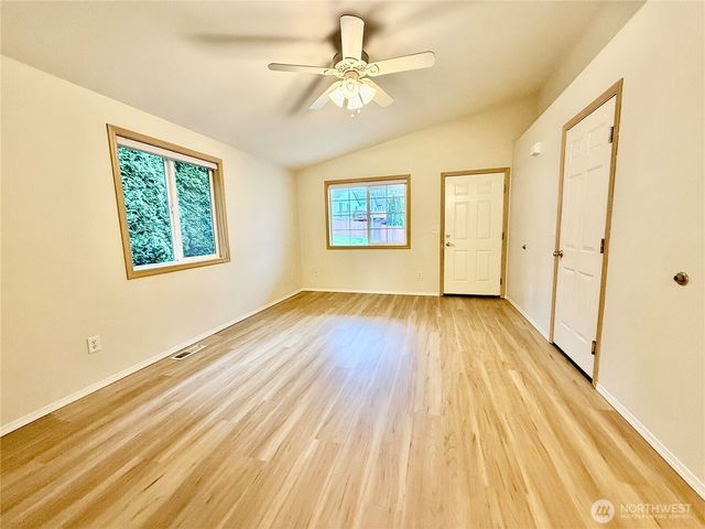 1200 N 12th Place, Mount Vernon, WA 98273