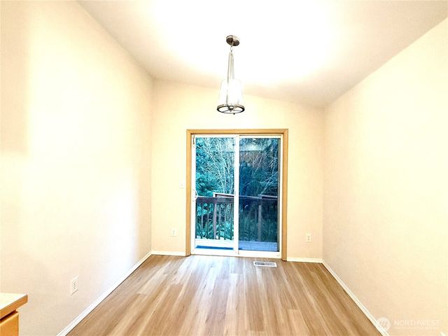 1200 N 12th Place, Mount Vernon, WA 98273