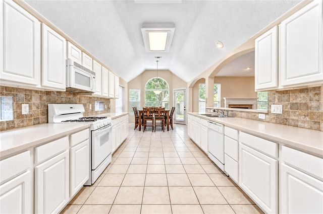 3835 Heritage Colony Drive, Missouri City, TX 77459
