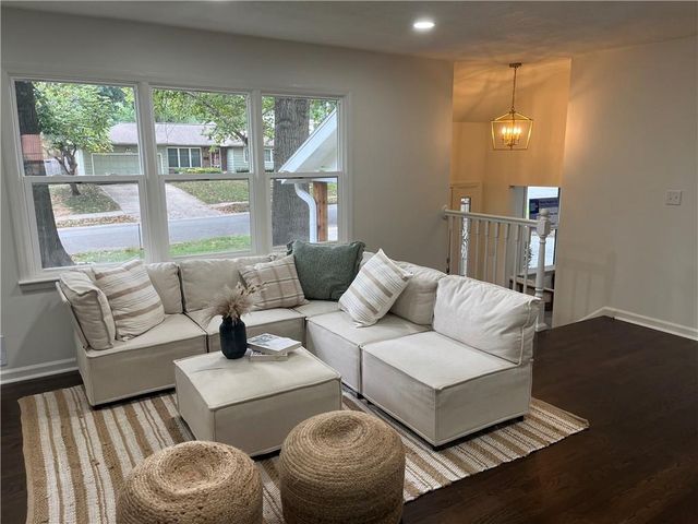 9303 Hayes Drive, Overland Park, KS 66212