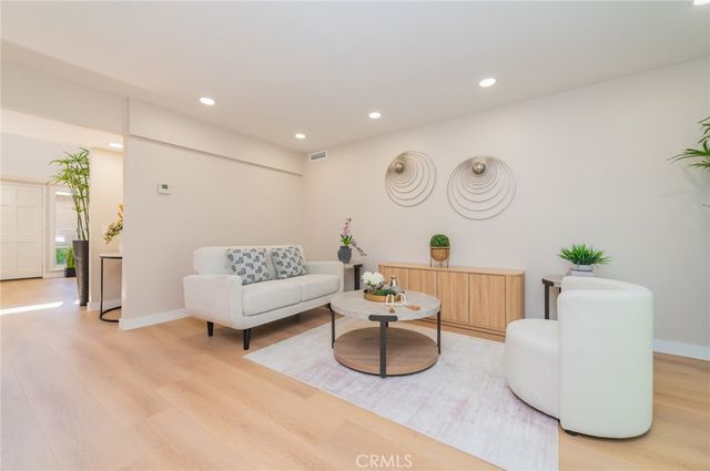 15 Rippling Stream, Irvine, CA 92603