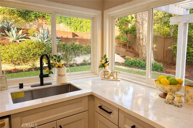 15 Rippling Stream, Irvine, CA 92603