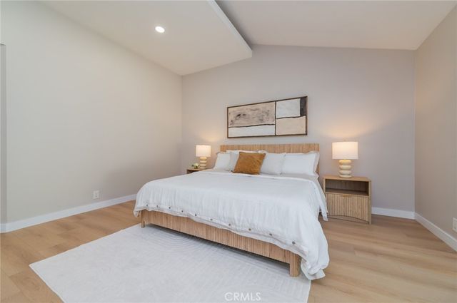 15 Rippling Stream, Irvine, CA 92603