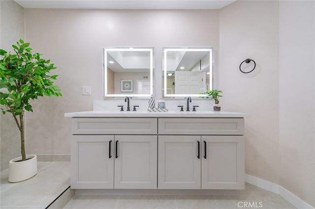 15 Rippling Stream, Irvine, CA 92603