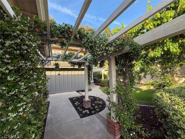 15 Rippling Stream, Irvine, CA 92603