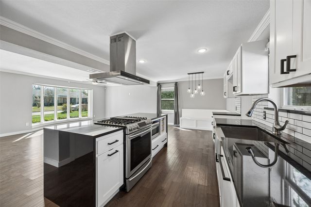 2623 Heatherwood Drive, Dallas, TX 75228