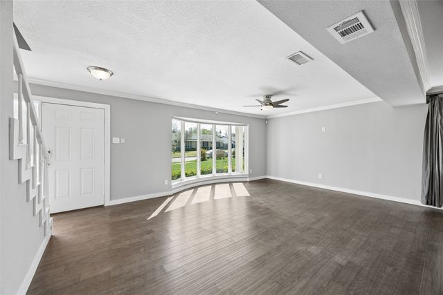 2623 Heatherwood Drive, Dallas, TX 75228