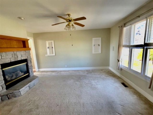 22367 S MADISON Street, Spring Hill, KS 66083