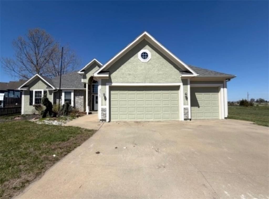 22367 S MADISON Street, Spring Hill, KS 66083