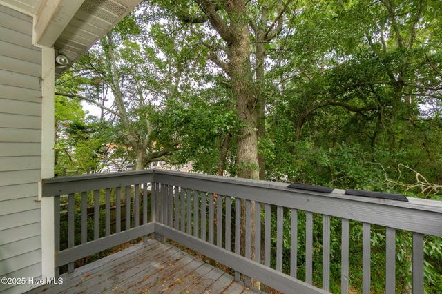 109 Savannah Avenue B, Morehead City, NC 28557