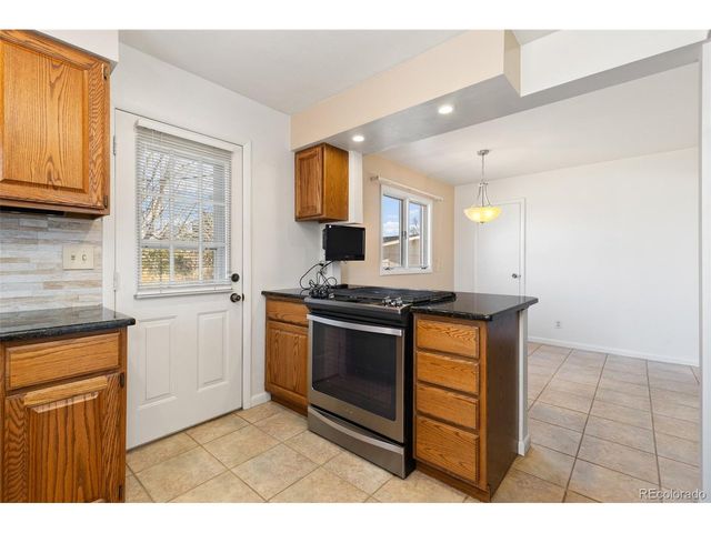 2318 Sunset Ln, Greeley, CO 80634