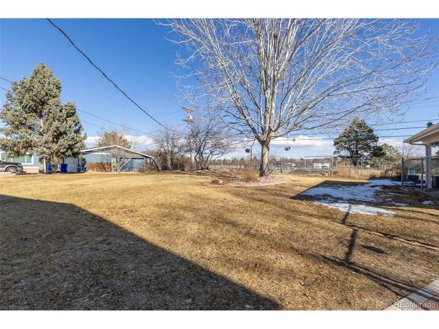 2318 Sunset Ln, Greeley, CO 80634