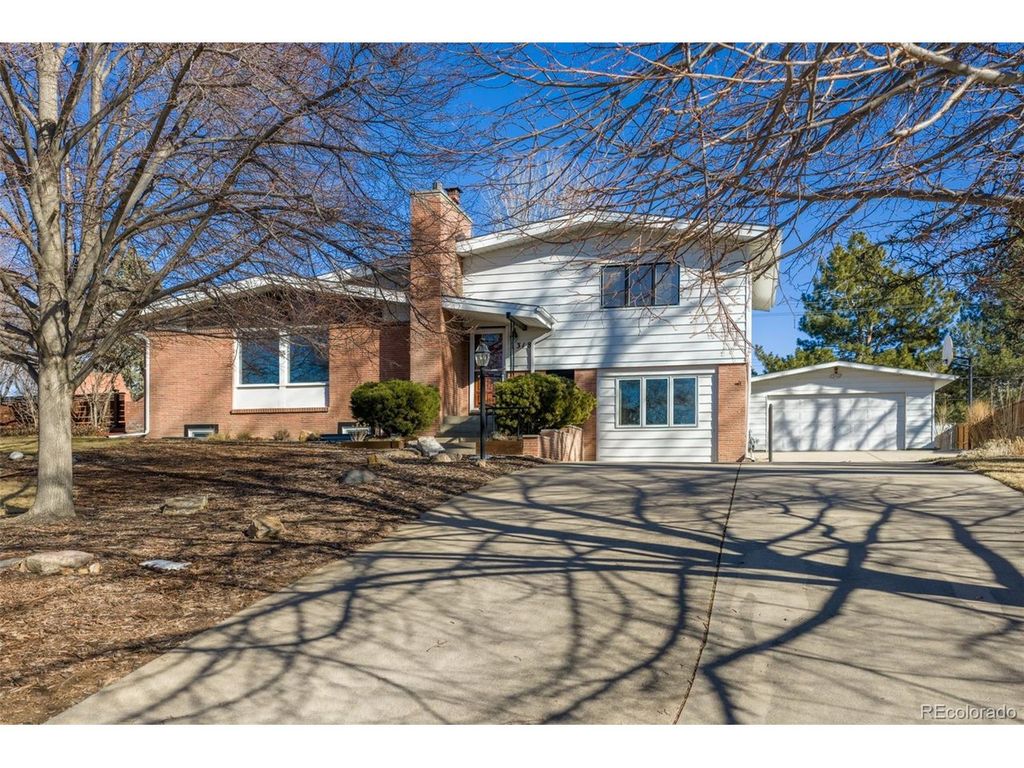 2318 Sunset Ln, Greeley, CO 80634