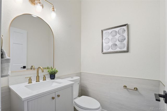 23464 E Heritage Parkway, Aurora, CO 80016