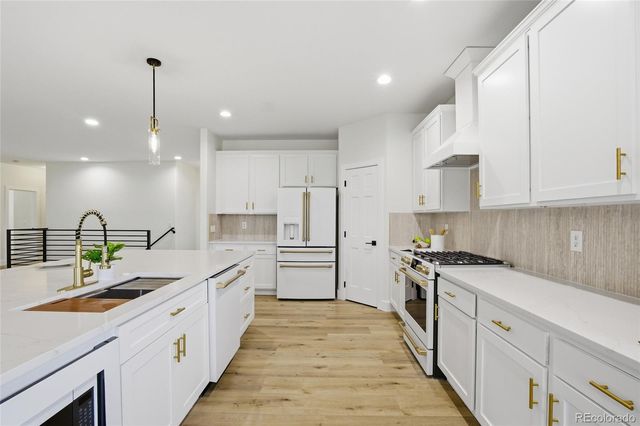 23464 E Heritage Parkway, Aurora, CO 80016