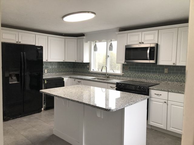 132 Main St, Rutland, MA 01543