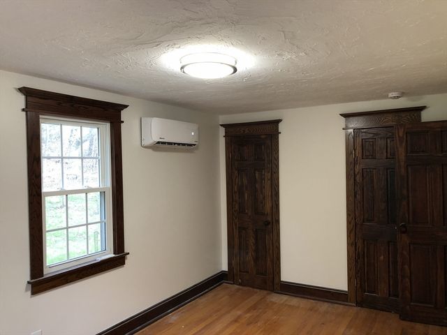 132 Main St, Rutland, MA 01543