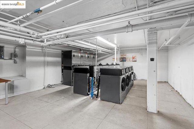 184 13th St, Oakland, CA 94612