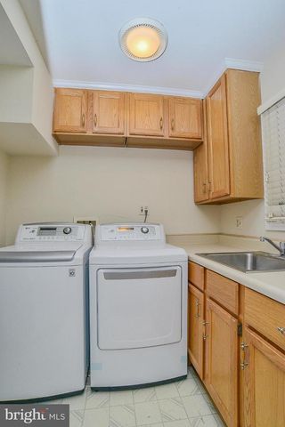 2254 JOURNET DR, Dunn Loring, VA 22027