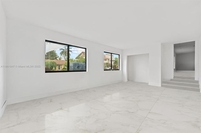 19731 NE 24th Ave, Miami, FL 33180